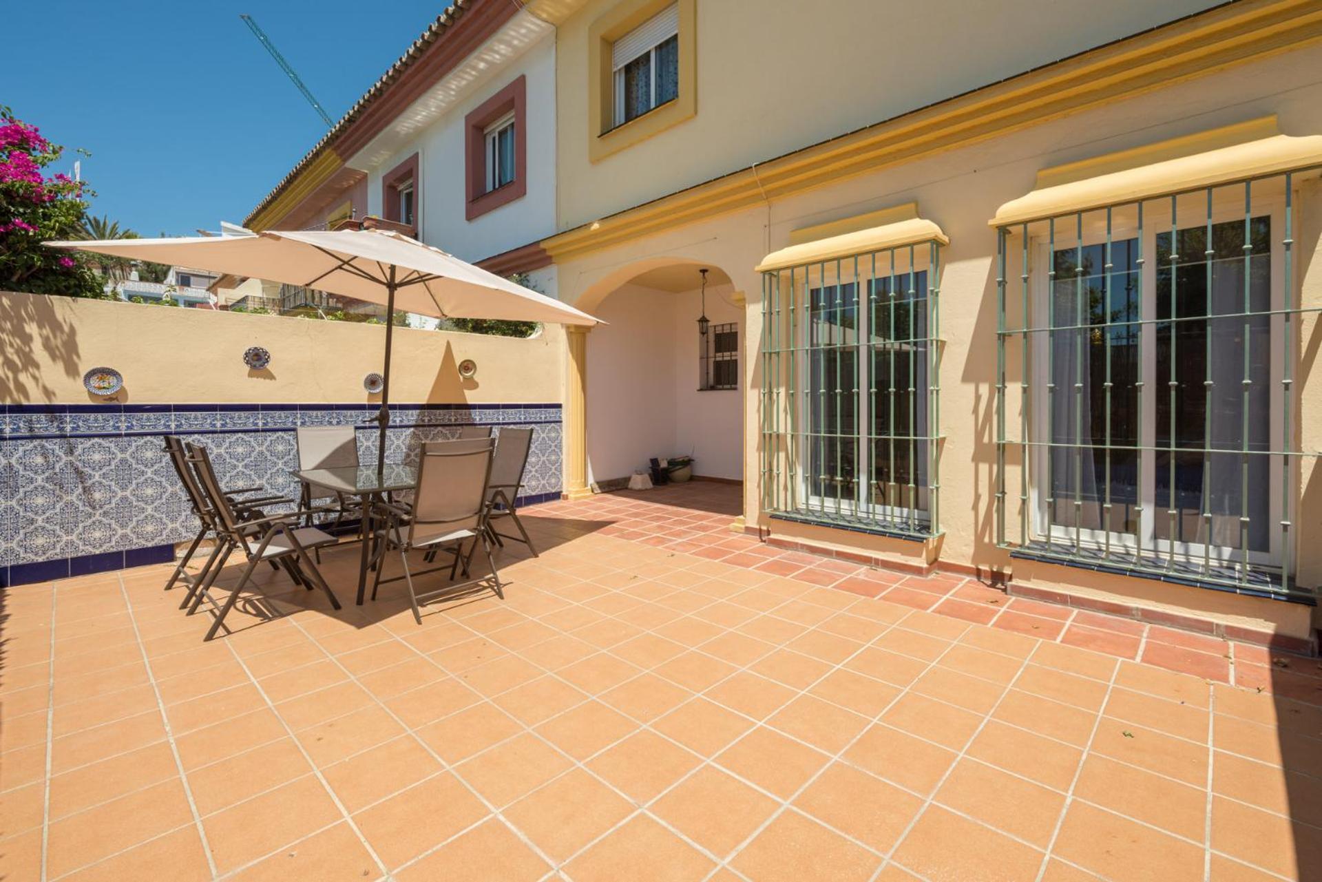 פואנגירולה Castillo Sohail Townhouse Near The Beach By Costarentals - Ref 101 מראה חיצוני תמונה