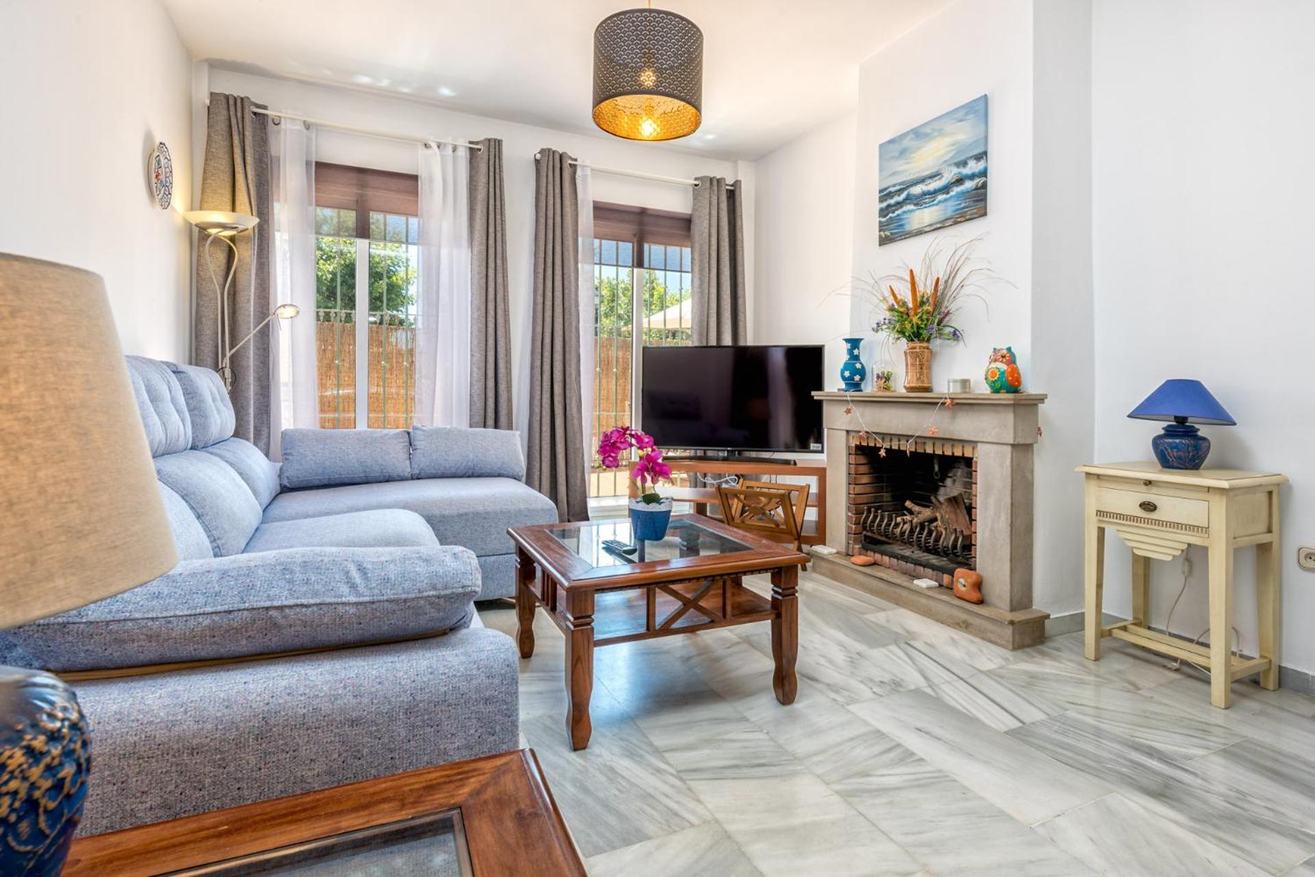 פואנגירולה Castillo Sohail Townhouse Near The Beach By Costarentals - Ref 101 מראה חיצוני תמונה