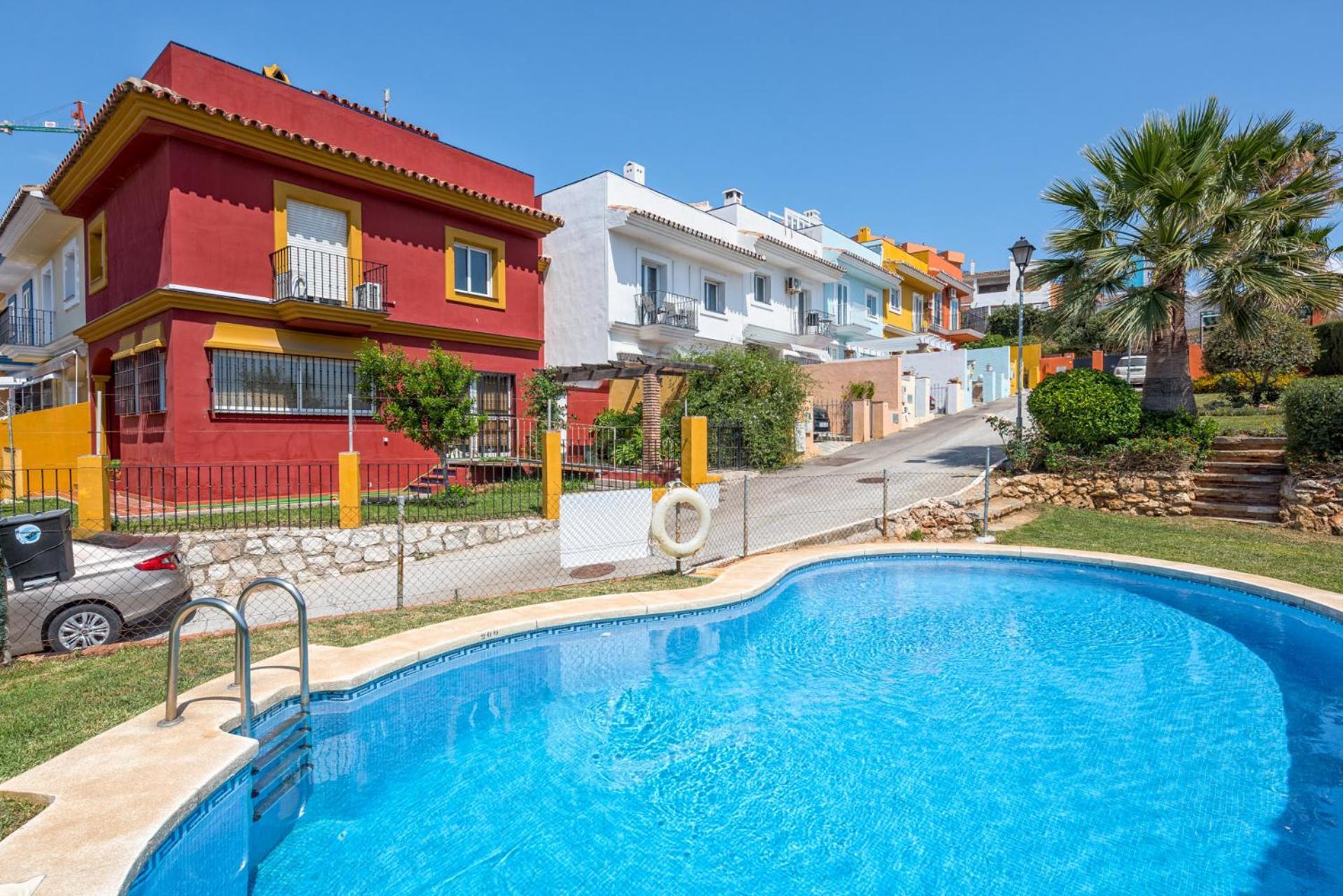 פואנגירולה Castillo Sohail Townhouse Near The Beach By Costarentals - Ref 101 מראה חיצוני תמונה